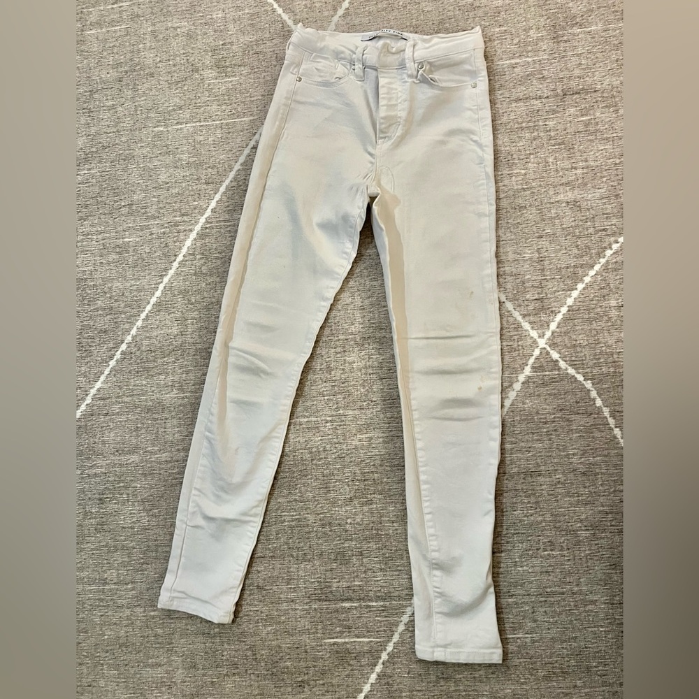 Celebrity Pink High Rise Skinny Jean — Size 25/1